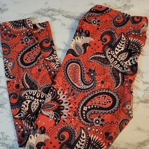 LuLaRoe Tall and Curvy Paisley Leggings